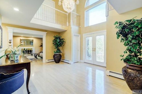 3 Butternut Ter, Kinnelon, NJ 07405-2136