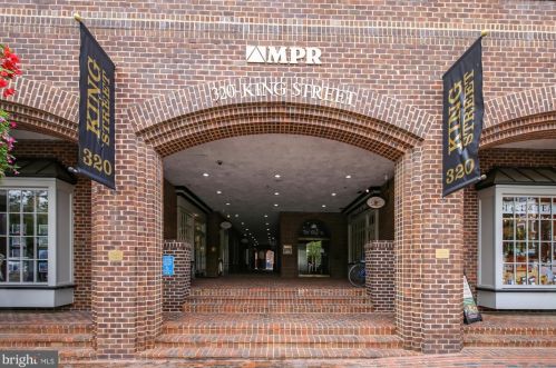 5823 Monticello Rd, Alexandria VA 22303-1302 exterior