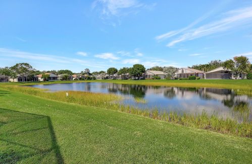 6635 Bali Hai Dr, Boynton Beach FL 33437-7046 exterior