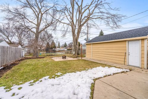 8624 Becher St, Milwaukee WI  53227-1726 exterior