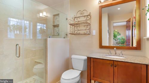 4512 Dolphin Ln, Alexandria VA 22309-3110 exterior