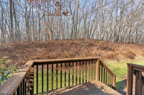 311 Carnegie Ct, Hackettstown NJ 07840-1695 exterior