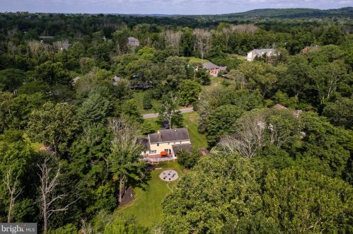 197 Brookstone Dr, Princeton NJ 08540-2403 exterior