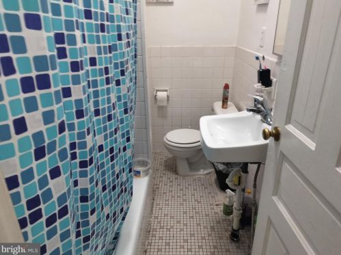 2214 17 St, Philadelphia PA 19132-3930 exterior