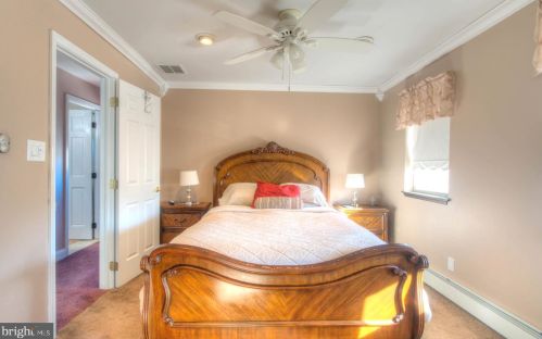 35 Collingswood Ave, Camden NJ 08107-1243 exterior