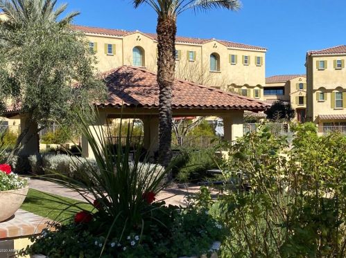 7084 Ivanhoe St, Chandler AZ 85226-0804 exterior