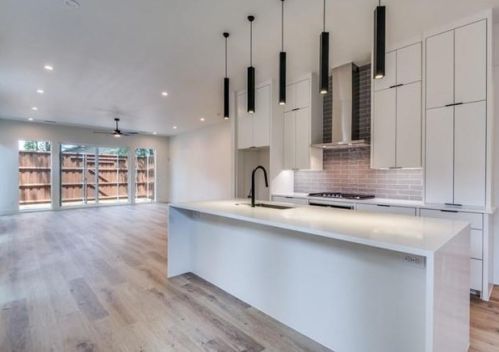 1121 Bayonne St, Dallas, TX 75212-5307