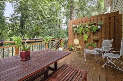 10 Holly Downs Ct, Atlanta GA 30318-5358 exterior