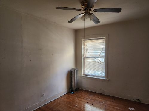 2212 70th St, Chicago IL 60649-1764 exterior