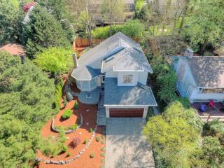 9270 4th Ave, Portland, OR 97219-4816