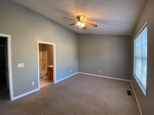 5760 Strathmoor Mnr Cir, Lithonia GA 30058-2619 exterior