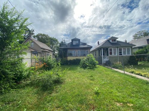 10030 Lowe Ave, Chicago IL 60628-4714 exterior