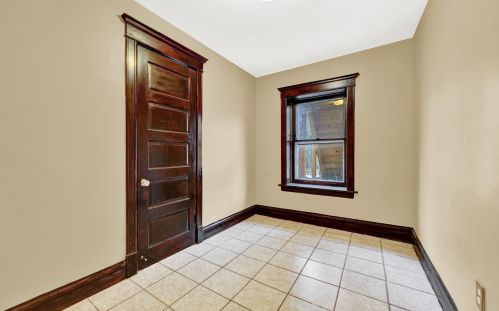 2743 Avers Ave, Chicago IL 60805-1436 exterior