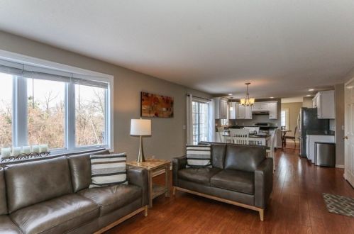 25 Gates Ave, Springfield MA 01118-2302 exterior