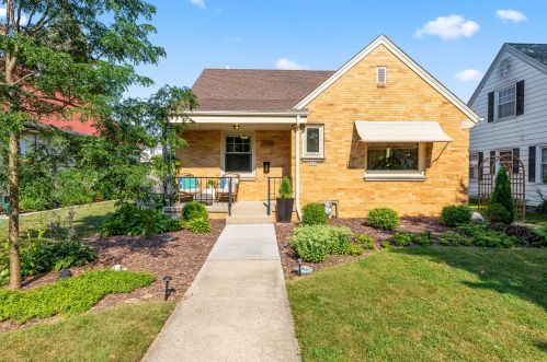 2948 78th St, Milwaukee, WI 53222-5023