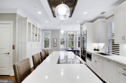 420 3rd St, Washington DC  20003-1930 exterior