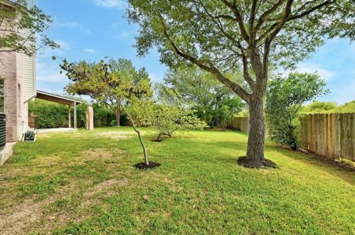 8029 Evadean Cir, Austin TX 78745-8004 exterior