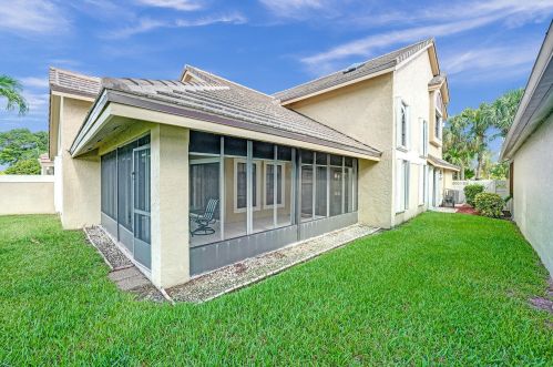 6876 Bitterbush Pl, Boynton Beach FL 33472-2902 exterior