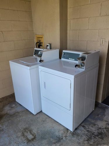 1687 Pensacola St, Honolulu HI  96822-2614 exterior