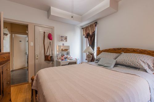 6343 Tripp Ave, Chicago IL 60646-4524 exterior