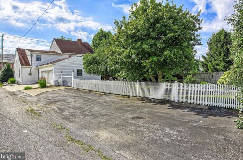 822 Broadway, Hanover PA  17331-2015 exterior