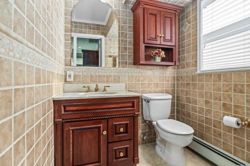 76 Burton Ln, Commack NY 11725-1941 exterior