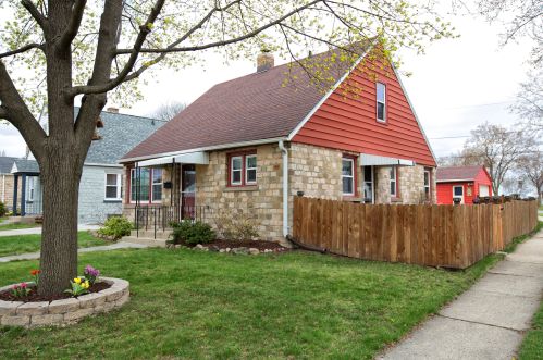 4602 Sumac Pl, Milwaukee, WI 53219-2381