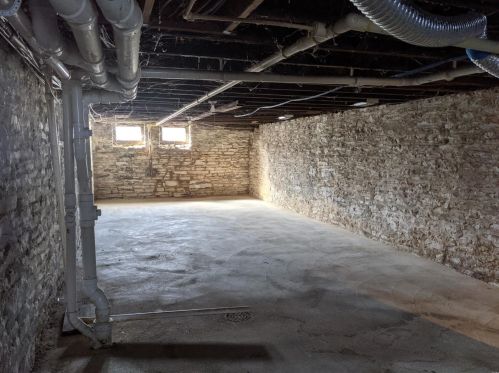 2923 Chippewa St, Saint Louis MO 63118-3639 exterior