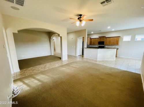 32016 23rd Ave, Phoenix AZ  85085-7050 exterior