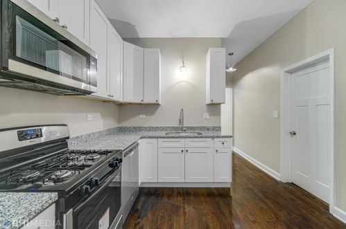 3750 Cermak Rd, Chicago IL  60623-3013 exterior