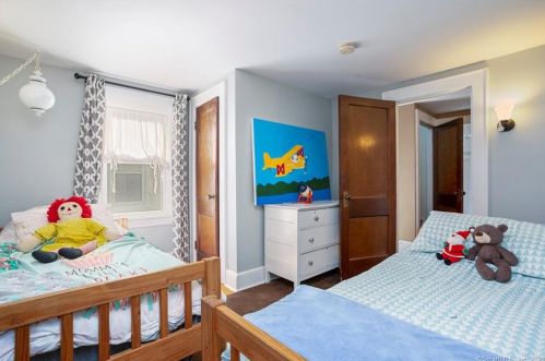 17 Osborne Ave, Norwalk CT 06855-1829 exterior