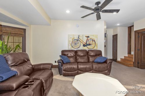 910 Pinecrest Ave, Grand Rapids MI 49506-3437 exterior