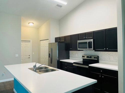 112 Ridgecrest Dr, Fort Pierce FL  34953-5449 exterior