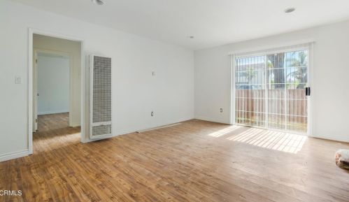 5325 Driftwood St, Oxnard CA 93035-1030 exterior