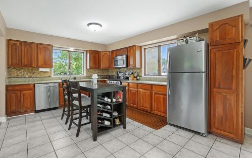 2206 Brookwood Ct, Joliet IL 60435-3309 exterior