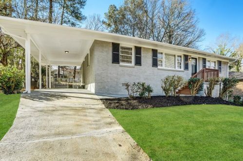 2766 Carriage Ln, Atlanta GA  30349-4275 exterior