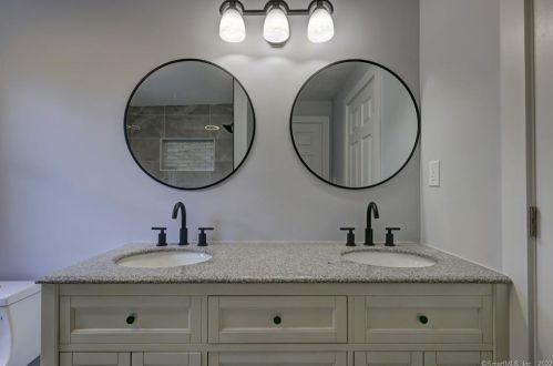 27 Myrtle St, Norwalk CT 06855-1314 exterior