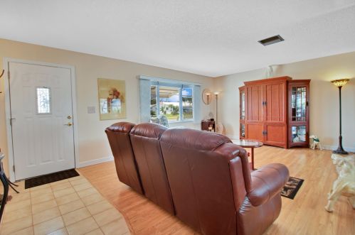 1702 18 St, Boynton Beach FL 33426-6410 exterior