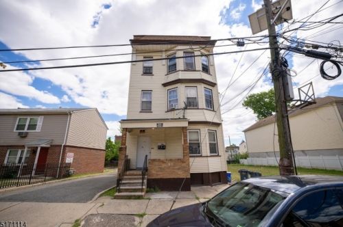 44 Chadwick Ave, Newark, NJ 07108-1527