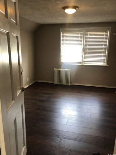 3 Park Pl, Valley Stream NY  11580-3000 exterior