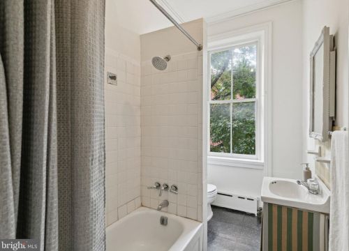 601 18 St, Philadelphia PA 19140-1013 exterior