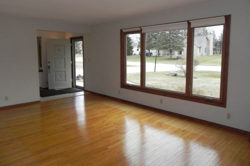 4845 82nd St, Milwaukee WI  53220-4217 exterior