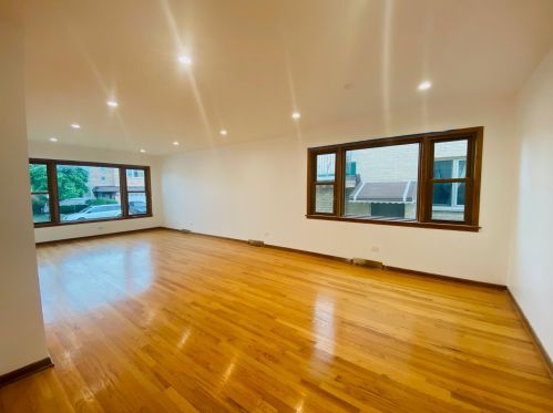 8440 Windsor Ave, Chicago IL  60656-4252 exterior