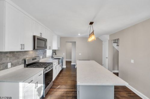 25 Morgan Ln, Bridgewater NJ 08807-3007 exterior