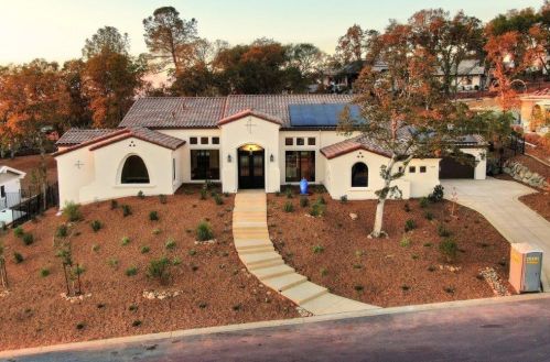 5200 Da Vinci Dr, Folsom, CA 95762