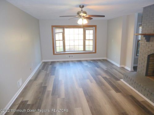 702 Cassville Rd, Jackson Twp NJ  08527-4944 exterior