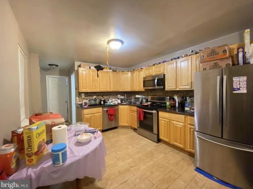 2032 Carlisle St, Philadelphia PA  19121-2307 exterior