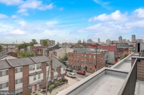 654 13 St, Philadelphia PA 19123-2427 exterior