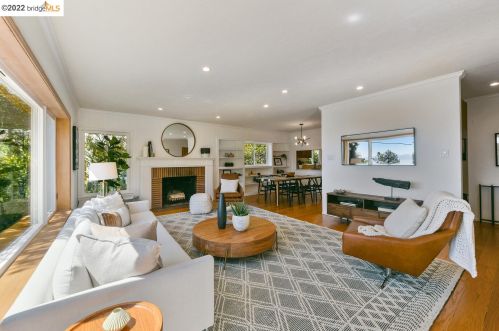 154 Avenida Dr, Berkeley CA 94708-2145 exterior