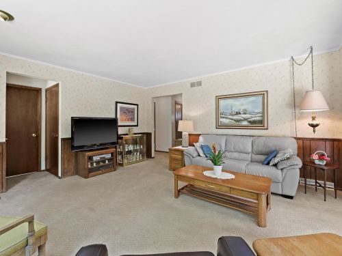 7425 Braeburn Ln, Milwaukee WI 53209-2605 exterior